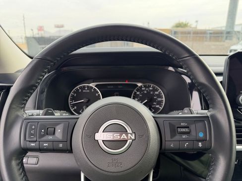 Used 2025 Nissan Pathfinder SV image 29