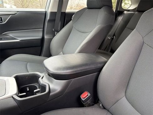 Used 2024 Toyota RAV4 LE image 21