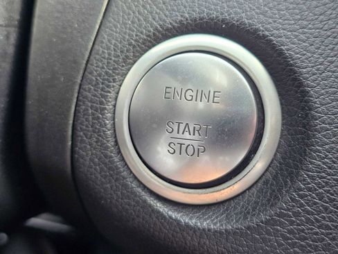 Used 2019 Mercedes-Benz GLC 300 4MATIC image 34