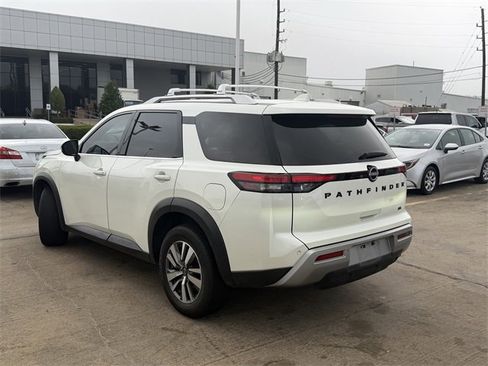 Used 2023 Nissan Pathfinder SL w/ Lighting Package (N92) image 7