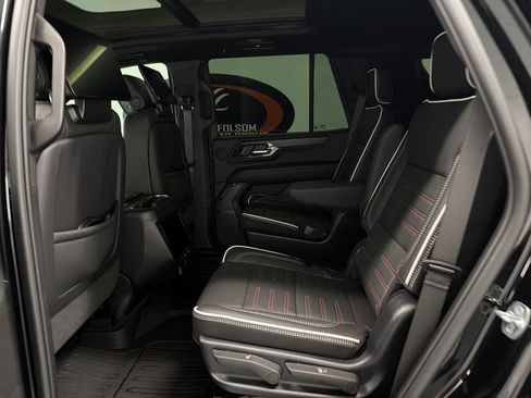 Used 2025 GMC Yukon AT4 Ultimate w/ LPO, AT4 Appearance Package AWD/4WD image 13