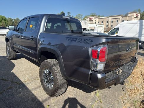 Used 2023 Toyota Tacoma TRD Off-Road w/ TRD Premium Off Road Package image 3