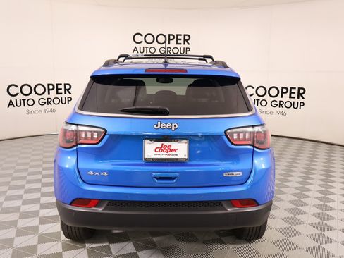 Used 2021 Jeep Compass Latitude w/ Driver Assistance Group AWD/4WD image 21