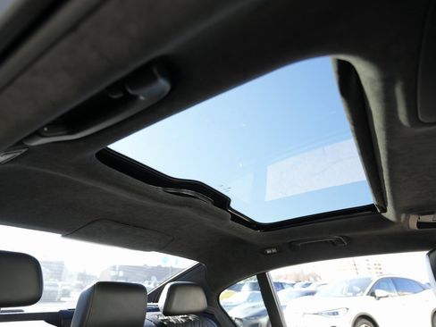 Used 2016 BMW 750i xDrive image 30