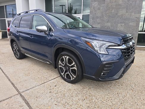 Used 2023 Subaru Ascent Limited w/ Technology Package image 3