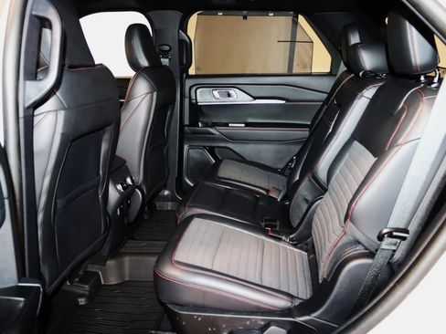 Used 2025 Ford Explorer ST-Line w/ Premium Package image 54