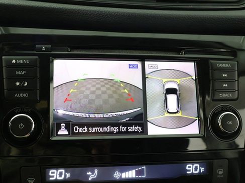 Used 2018 Nissan Rogue SV w/ Premium Package image 50