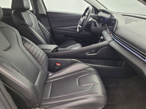 Used 2025 Hyundai Elantra Limited FWD image 21