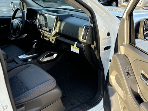 New 2025 Nissan Frontier SV w/ SV Convenience Package image 31