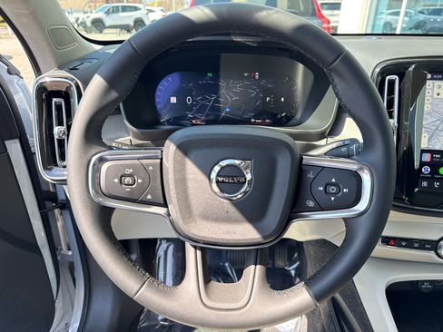 Used 2026 Volvo XC40 B5 Plus AWD/4WD image 31