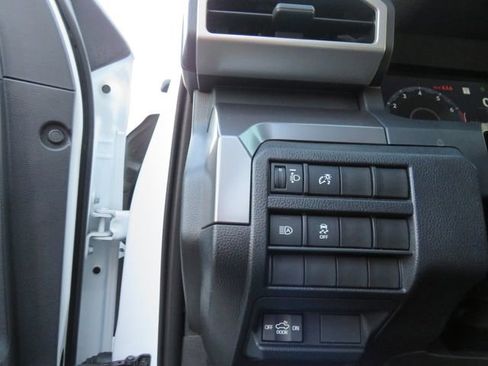 Certified 2025 Toyota Tacoma TRD Off-Road image 37