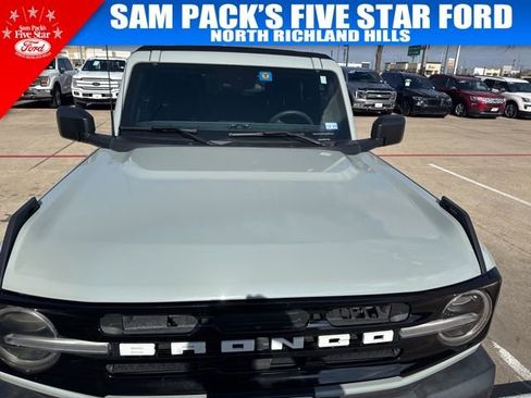 Used 2022 Ford Bronco 4-Door image 2