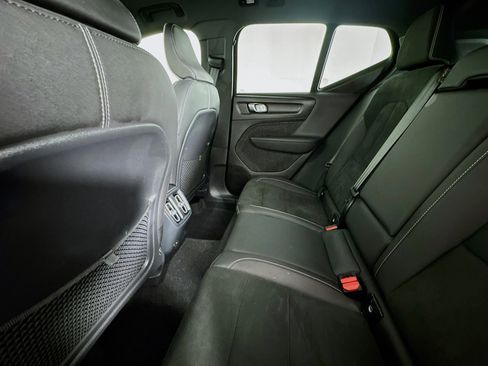 Used 2023 Volvo XC40 Recharge Plus image 41