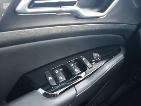 Used 2024 Kia Sportage EX image 9