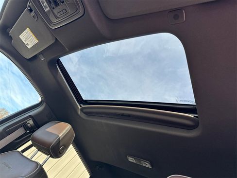 Used 2024 GMC Sierra 3500 Denali w/ Denali Reserve Package image 33