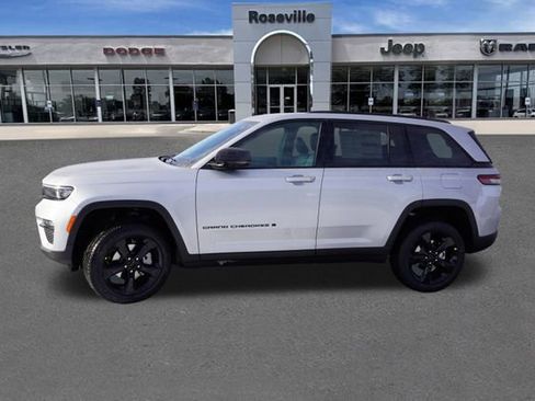 New 2025 Jeep Grand Cherokee Limited w/ Black Appearance Package AWD/4WD image 6
