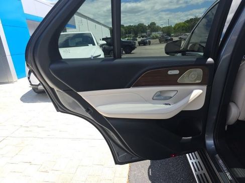 Used 2024 Mercedes-Benz GLE 580 4MATIC image 29