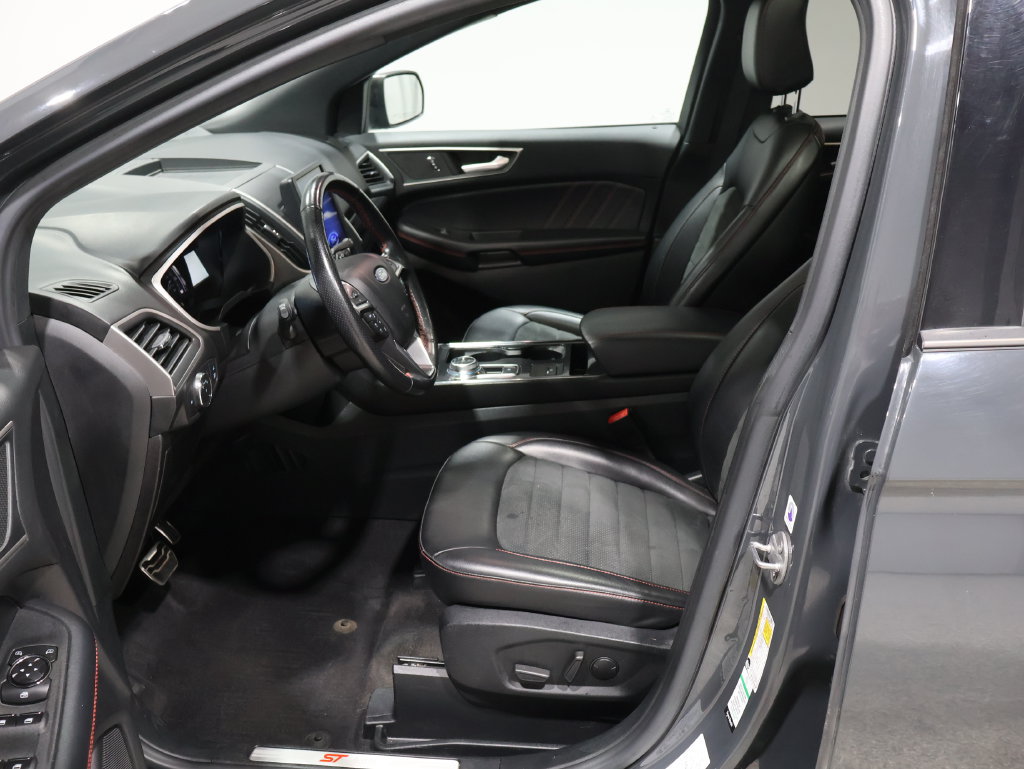 Used 2021 Ford Edge ST-Line w/ Cold Weather Package AWD/4WD image 11