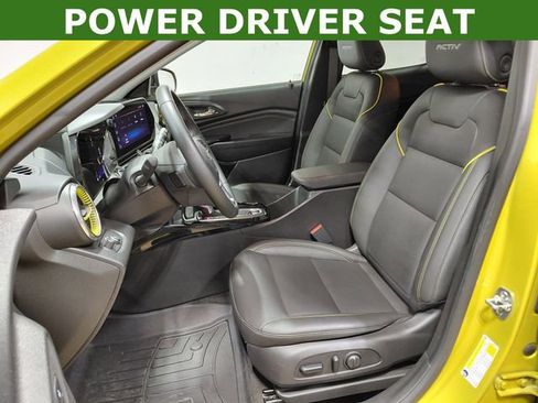 Used 2025 Chevrolet Trax ACTIV w/ Driver Confidence Package FWD image 3