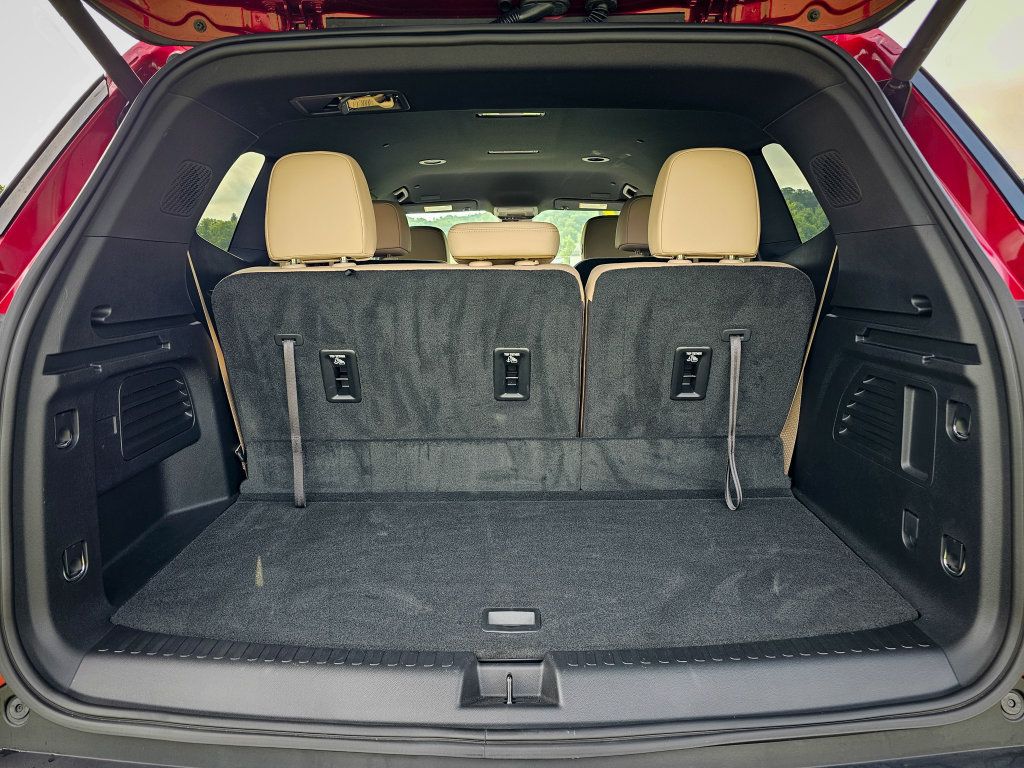 Used 2026 Buick Enclave Preferred w/ LPO, Floor Liner Package AWD/4WD image 35