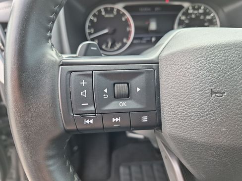 Used 2025 Nissan Rogue SV w/ SV Premium Package FWD image 17