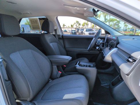 Used 2025 Hyundai Ioniq 5 SE image 32