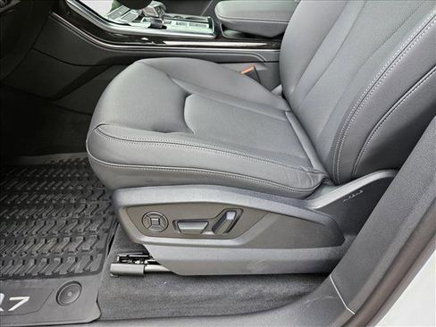 Certified 2025 Audi Q7 3.0T Premium Plus image 4