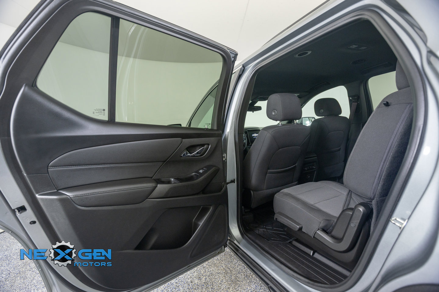 Used 2023 Chevrolet Traverse LT w/ LPO, Floor Liner Package AWD/4WD image 27