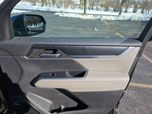 Used 2024 GMC Acadia Elevation image 14