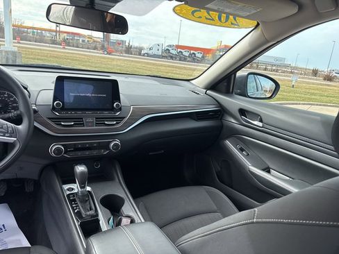 Used 2025 Nissan Altima 2.5 SV image 20