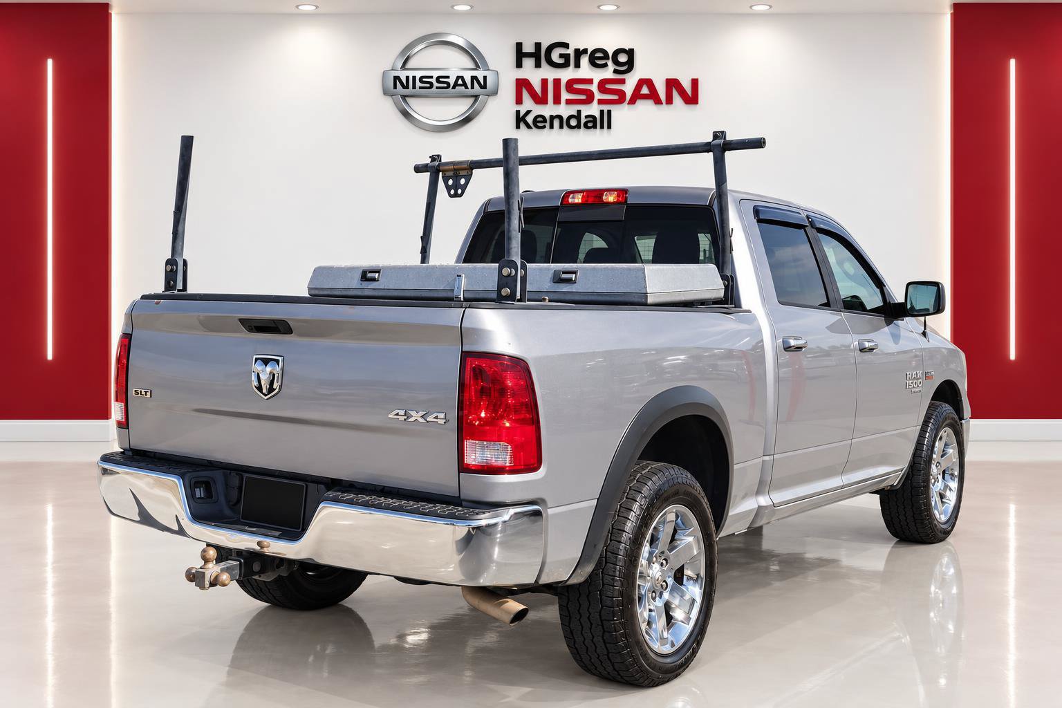 Used 2020 RAM 1500 Classic SLT AWD/4WD image 4