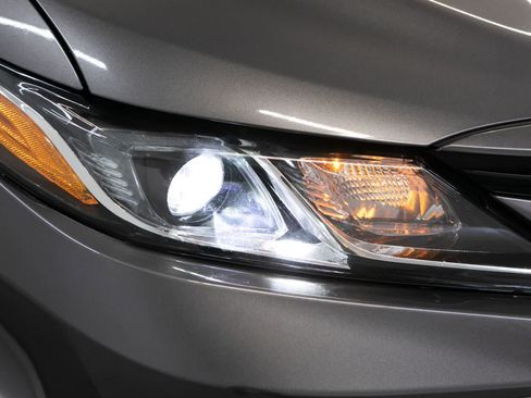 Used 2023 Toyota Camry LE FWD image 16