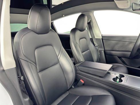 Used 2021 Tesla Model Y Long Range image 36