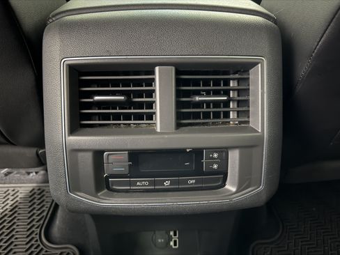 Used 2018 Volkswagen Atlas SE FWD image 30