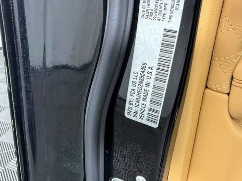Certified 2022 Jeep Grand Cherokee Summit AWD/4WD image 36
