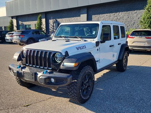 Used 2023 Jeep Wrangler Unlimited w/ Sun & Screen Package AWD/4WD image 3