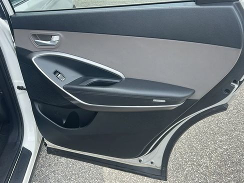 Used 2018 Hyundai Santa Fe SE AWD/4WD image 15