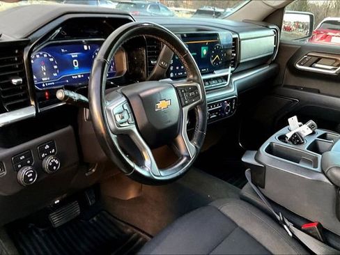 Used 2023 Chevrolet Silverado 1500 LT image 11