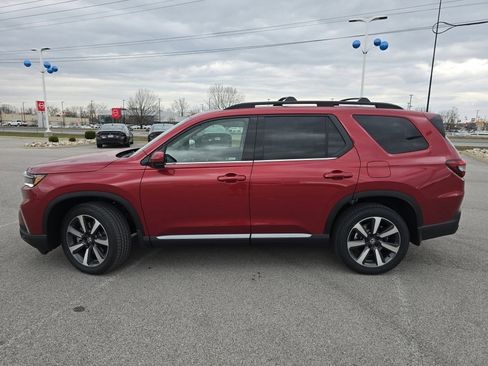New 2025 Honda Pilot Touring image 23