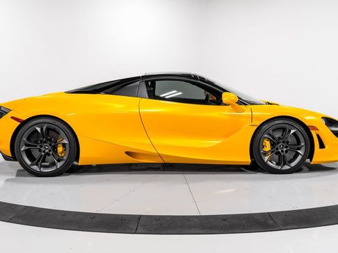 Used 2022 McLaren 720S Spider image 34