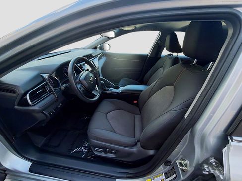 Used 2020 Toyota Camry LE FWD image 16
