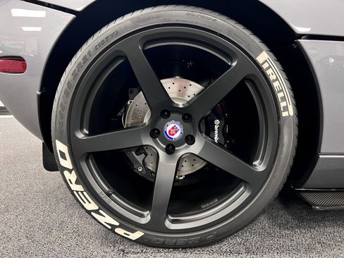 Used 2006 Ford GT RWD image 22