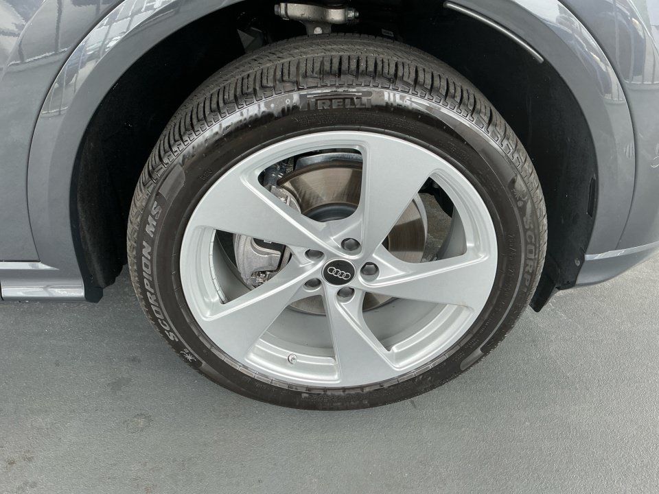 Certified 2025 Audi Q5 Premium w/ Premium Plus AWD/4WD image 31