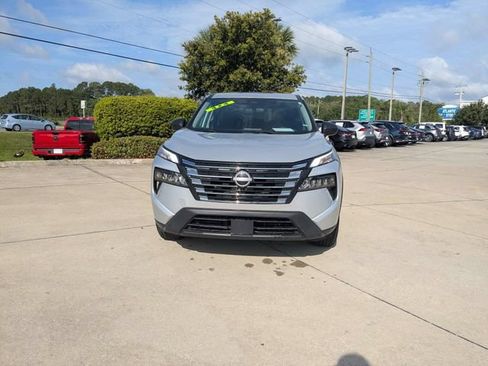 Used 2024 Nissan Rogue S AWD/4WD image 8