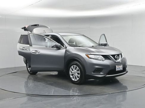 Used 2015 Nissan Rogue S image 30