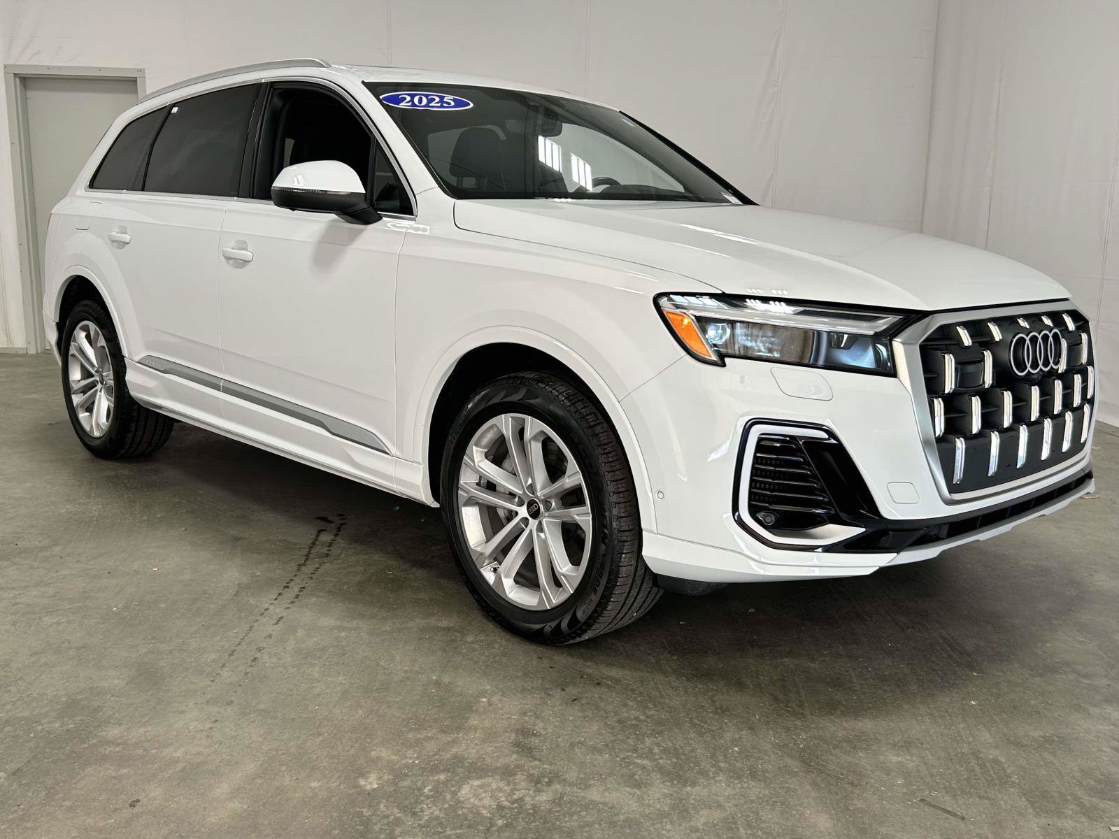 Used 2025 Audi Q7 3.0T Premium Plus AWD/4WD image 1