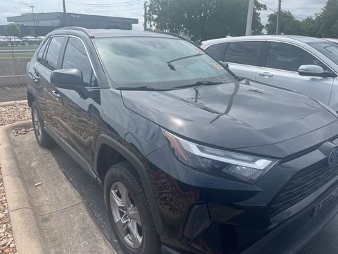 Used 2024 Toyota RAV4 LE AWD/4WD image 3