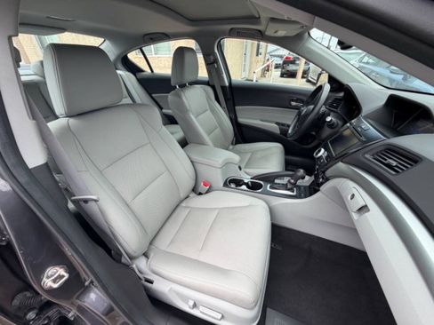 Used 2017 Acura ILX FWD image 10