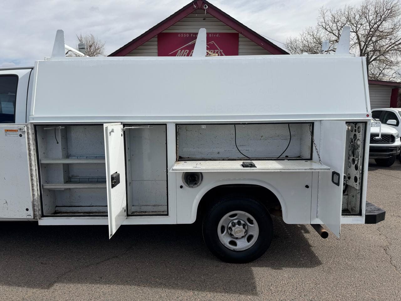 Used 2016 Chevrolet Express 3500 RWD image 22