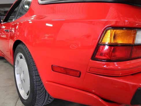 Used 1987 Porsche 944 Turbo RWD image 11
